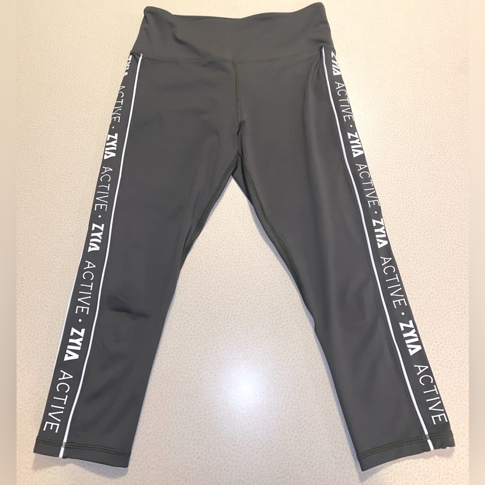 Olive Logo Stripe Light n Tight Hi-Rise 20” Size 8-10